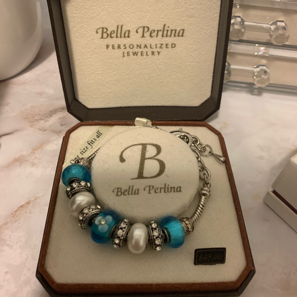 Bella Perlina Blue charm bracelet